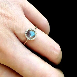 Bonne qualité 1.20 Ct à la mode à la main pierres précieuses en argent Sterling déclaration ronde Labradorite anneau pour les femmes pour la livraison dans le monde entier - Product Image 1