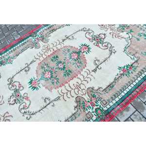 5.4x8.9 ft Vintage Rug, Turkish Rug, <b>Red</b> Solid <b>Wool</b> Rug - Product Image 5