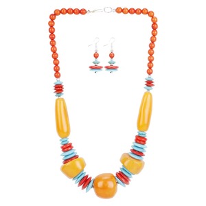 Collier avec pendentif en résine colorée, fait à la main, bijoux de mode modernes, colliers avec pendentifs de mode, colliers de bijoux de mode - Product Image 6