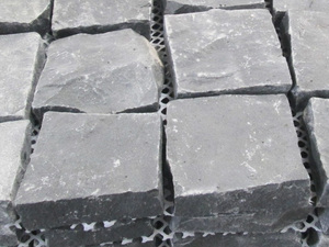 मेष बैक प्राकृतिक विभाजन सतह से काला ग्रेनाइट कोबल पत्थर ड्राइववे - Product Image 5