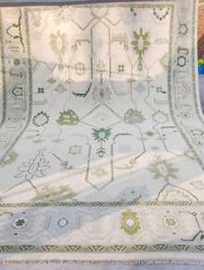 พรมอูชักสีเบจ น้ำเงิน เขียว ขนาด 10x14 ฟุต แบบมีสีสันนุ่มนวล ทอมือจากขนสัตว์ สำหรับห้องนั่งเล่น ห้องรับประทานอาหาร มีขนาดสั่งทำได้ - Product Image 2