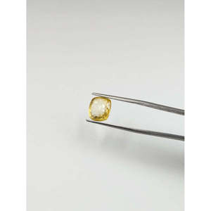 Saphir Jaune Naturel 4,5 Carats, Pierre Précieuse Non Montée, Coupe Ovale 9 x 10 mm, Facetté avec des Finitions Brillantes et Rose, Saphir Multicolore Arc-en-ciel - Product Image 4