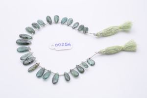 Classy Natural Green Gemstone <b>Necklace</b> With Smooth Finish On <b>Long</b> <b>Chain</b> For Formal And Party Wear For Women's - Product Image 5