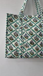 Sac à bandoulière indien en coton fait à la main pour femmes, sac fourre-tout matelassé imprimé à la mode avec fermeture ouverte, sac fourre-tout - Product Image 4