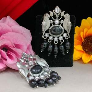 Tenues Chic Western Fusion pour filles Moissanite Stone Stud Birds Boucles d'oreilles Vêtements longue durée pour Ethnic & Chic Western Wear - Product Image 3