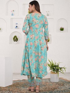 Style moderne à la mode lourd et beau pantalon Anarkali Kurti le plus tendance avec Dupatta avec travail imprimé aux tarifs de gros OEM - Product Image 4