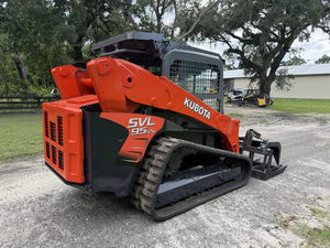 Engin d'occasion et neuf Mini chargeuse compacte CASE SV340B Chargeuse compacte avec accessoires Mini chargeuse compacte antidérapante - Product Image 5