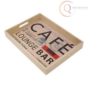 Plateau de service en bois de forme rectangulaire classique, idéal pour servir les aliments - Product Image 1