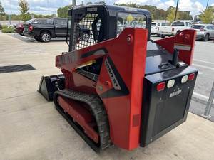 Mini-chargeuse sur chenilles diesel Manitou 1050RT 2024 à haute efficacité et performance avec moteur Yanmar et composants KYB - Product Image 3