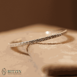 Anillo de boda de eternidad completa con diamantes de corte redondo para mujer - Product Image 2