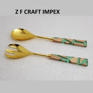 Juego de cucharas para servir ensalada de acero inoxidable con mango de resina con incrustaciones de latón, nuevos accesorios de cocina, cuchara para servir alimentos, tendencia americana - Product Image 4