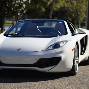 Mc-La-ren 12C S-pider 2013 Usado en Buen Estado - Product Image 1