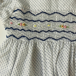 Robe en lin doux smocké faite à la main pour bébé filles Style décontracté pour le premier anniversaire de l'enfant en bas âge OEM Made in Vietnam - Product Image 6