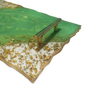Plateau de service artisanal en résine époxy 12x9 pouces, motif personnalisé, peint à la main, passe au lave-vaisselle, artisanat intemporel, élégant pour la maison - Product Image 2