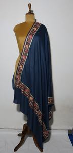 Fait sur mesure avec chaleur et élégance, luxueux foulards en laine mérinos avec une broderie exquise pour un style artisanal intemporel. - Product Image 5