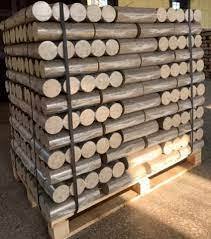 Briquettes de bois biomasse, palettes empilées, bois de chauffage naturel pour le chauffage et la combustion - Product Image 2