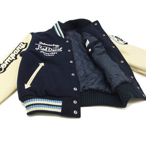 Chaqueta universitaria fina clásica con cuello levantado Estilo hip hop atemporal para primavera - Product Image 3