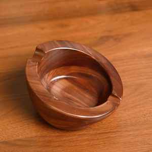 ที่เขี่ยบุหรี่ไม้เนื้อแข็งพรีเมียม |   ที่เขี่ยบุหรี่ไม้ทำมือ ผิวเรียบ ทนทาน เป็นมิตรกับสิ่งแวดล้อม สำหรับบุหรี่และซิการ์ - Product Image 6