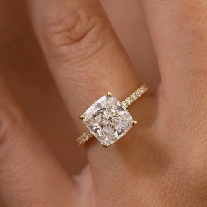 IGI Cushion Lab Creado Anillo de diamantes 10K Oro blanco Boda y anillo de compromiso o banda con material principal de oro de 14K - Product Image 4