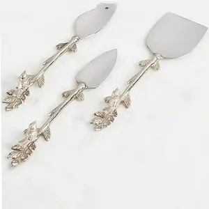 Juego de cuchillos para queso de acero inoxidable premium con mangos con acabado dorado martillado para servir queso de forma elegante - Product Image 6