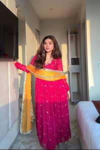 Robe ethnique faite à la main en faux georgette à sequins, avec dupatta en dentelle sur quatre côtés, taille élastique, sans plis, séchage rapide, style moderne pour - Product Image 5