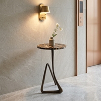 Table d'appoint ronde en marbre avec base en fer, table d'appoint moderne, table basse en pierre naturelle, table de chevet pour chambre à coucher, table décorative pour hôtel