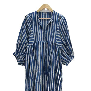 Haute qualité été coupe ample robe mi-longue taille naturelle bloc imprimé avec col profond et fermeture à cordes Mini robe rayée longue - Product Image 1