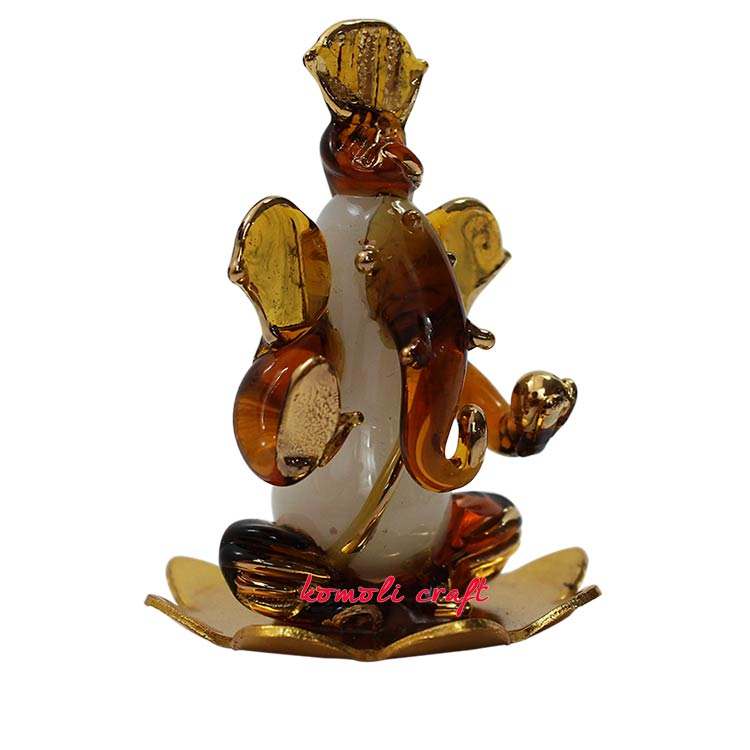 สีน้ำตาล