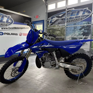 Moto tout-terrain prête pour la course 250cc 2026 - Product Image 1