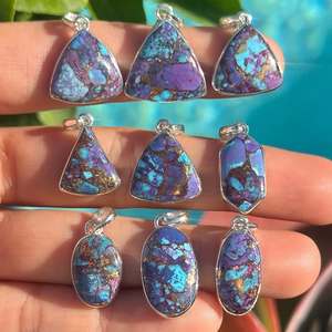Elegante y Único Colgante de Turquesa Mohave Púrpura con Moissanita, Joyería Fina para Mujer, Ideal para Fiestas - Product Image 1