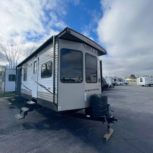 Usado 2016 Forest River Salem Villa Classic 400RETS - Product Image 1