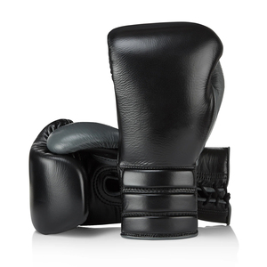 Gants de boxe avec logo personnalisé Construction durable en cuir PU Rembourrage confortable pour l'entraînement, le fitness et le combat - Product Image 1