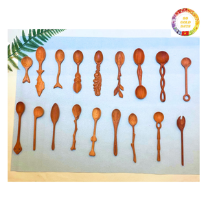 Cuillère en forme de cœur en bois faite à la main Design unique pour un ensemble d'ustensiles de cuisine écologique - Product Image 3