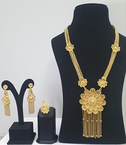 Bijoux tendance plaqué or - Product Image 1