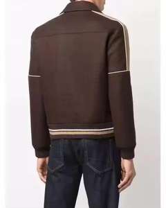 Chaqueta universitaria ajustada de alta calidad para hombre con forro polar bordado y diseño de retazos - Product Image 3