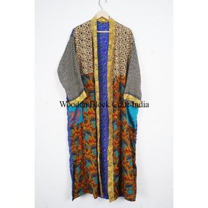 Camisón Bohemio Elegante con Estampado Floral de Sari de Seda Reciclada, Ropa de Playa para Mujer, Kimono Informal Vintage Sexy Hippie - Product Image 4
