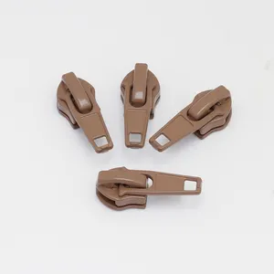 2023 Customized High Quality Metal Round Zipper Pull Bear Puller For Jacket Character Fancy Blind Rolling Nylon Slide