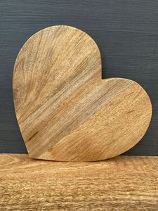 Tabla de Cortar de Madera de Mango Grande en Forma de Corazón de Alta Calidad y Gran Demanda con Mango para el Hogar, Hotel, Restaurante y Granja - Product Image 3