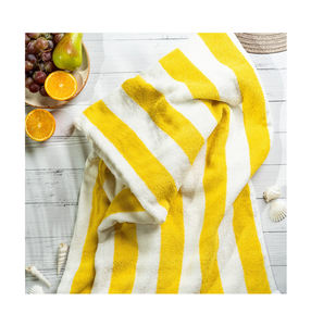 Serviettes de plage rectangulaires certifiées GOTS 100% coton, très durables, à séchage rapide, toutes saisons, à bas prix, fabriquées en Inde - Product Image 1