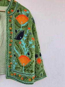 Veste en velours vert brodée de fleurs, manches longues, col châle, style bohème, vêtements d'automne pour femmes, grande taille - Product Image 3