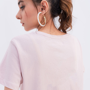 เสื้อยืดคอกลมสไตล์ใหม่สำหรับผู้หญิงใส่ในฤดูร้อนเสื้อยืดคอกลมสีทึบออกแบบโลโก้ได้ตามต้องการ - Product Image 3