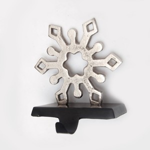 Colgador de calcetín de Navidad de copo de nieve de Metal Premium, acentos de níquel plateado y negro fundido de aluminio para decoración del hogar, decoración de vida - Product Image 1