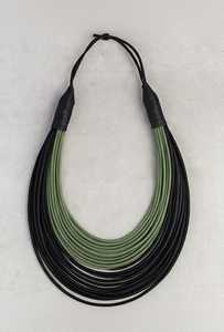 สร้อยคอหลายชั้นแบบหนา สร้อยคอเชือกแว็กซ์ ของขวัญที่ดีที่สุดสำหรับงานปาร์ตี้ สร้อยคอโชคเกอร์ ดีไซน์เนอร์ปักลายสำหรับงานปาร์ตี้ของผู้หญิง - Product Image 4