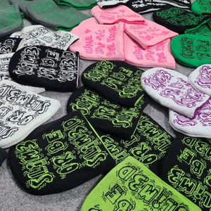 Bonnet en tricot de coton/spandex unisexe pour voyageur, style urbain, lettres, couleurs personnalisées pour le ski et les activités de plein air - Product Image 4