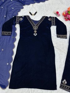 Colección de Trajes Indios de la Mejor Calidad, Traje de Terciopelo Puro con Bordado de Hilo de Terciopelo y Detalles de Espejo, Top y Pantalón con Dupatta de Georgette Sintética - Product Image 3