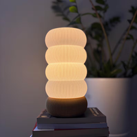 Lampe de table moderne imprimée en 3D de haute qualité |   Lampe de chevet scandinave en PLA |   Lumière d'ambiance chaleureuse pour la chambre à coucher/le salon
