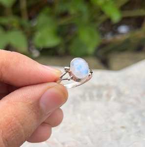 Bague artisanale vintage fantaisie en pierre de lune arc-en-ciel, en argent sterling 925, bijou en pierre précieuse naturelle, cadeau pour elle, pour mariage ou fête - Product Image 6