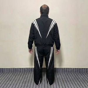 Conjunto Deportivo Ligero de Algodón para Hombre, Chaqueta con Capucha y Pantalones con Cremallera, Resistente al Viento, Transpirable, Color Sólido, con Logotipo Personalizado - Product Image 3