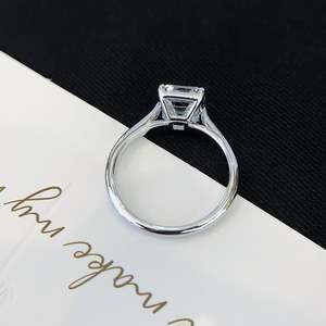 Anillo de Compromiso con Certificado IGI, Corte Asscher, 2.20ct, Diamante Cultivado en Laboratorio, Color EF, Claridad VS, Tallo Catedral con Solitario, para Boda - Product Image 4