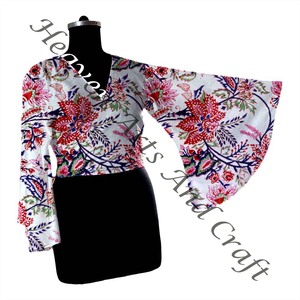 Ropa de playa Boho Chic Floral Block Print Wrap Tie Top Bell Sleeve Cotton Bikini Style Tops para verano Hand Block Print Top - Product Image 3